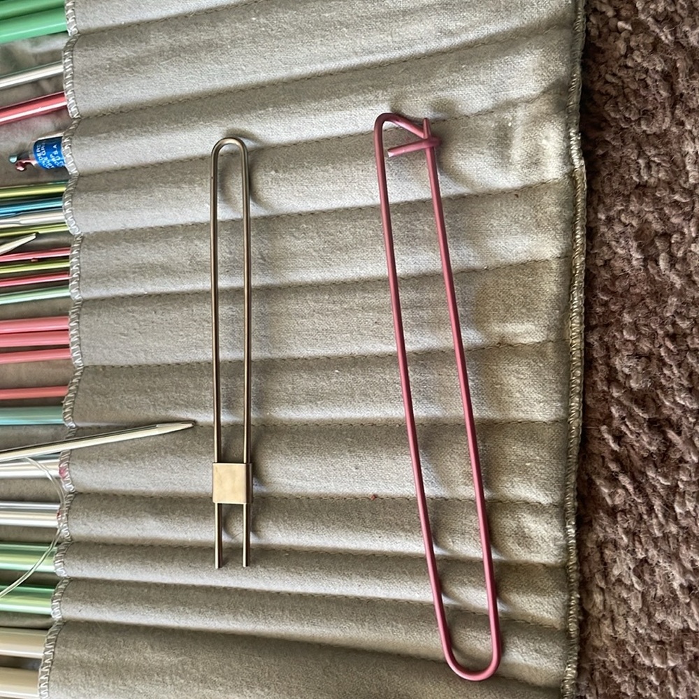 Pink and Silver Knitting Needle Set